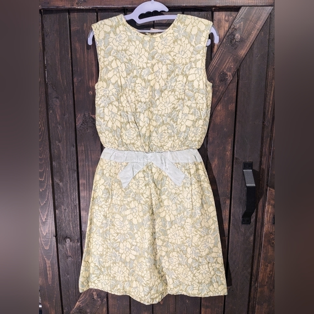 Unique Vintage find, floral dress, small